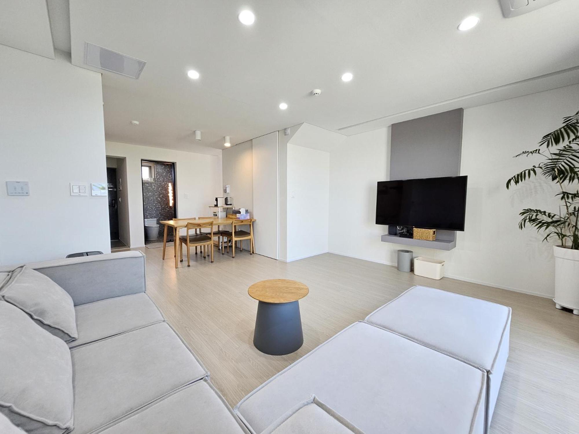 Jeju Badayeon Villa Согвипхо Экстерьер фото