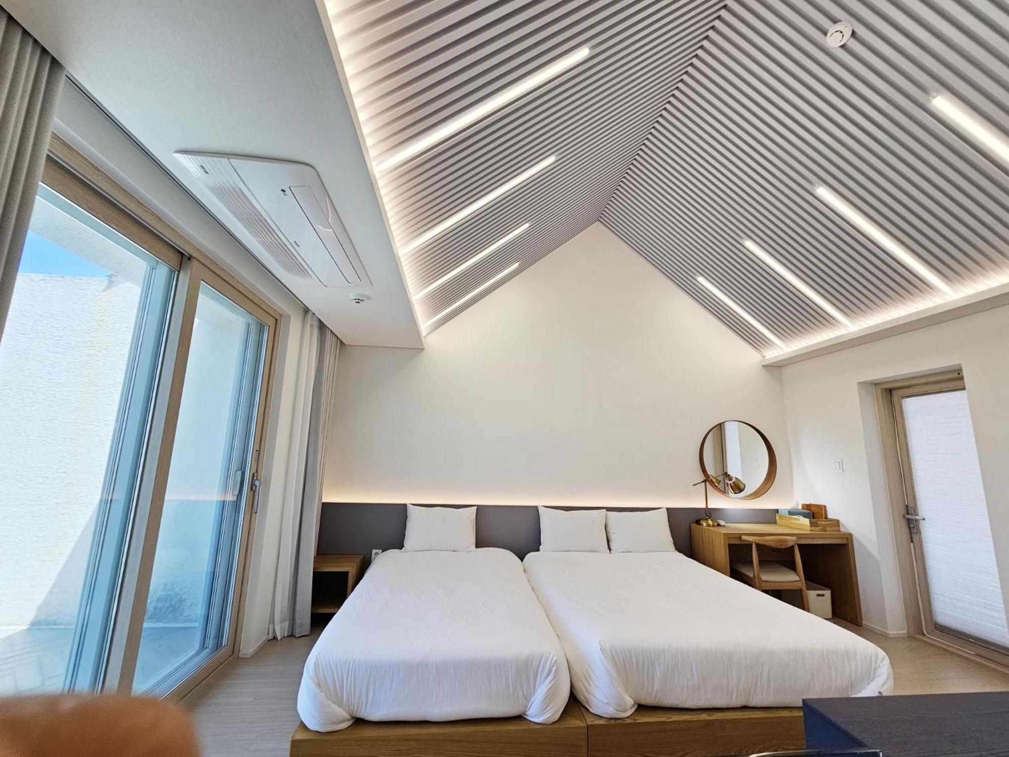 Jeju Badayeon Villa Согвипхо Экстерьер фото