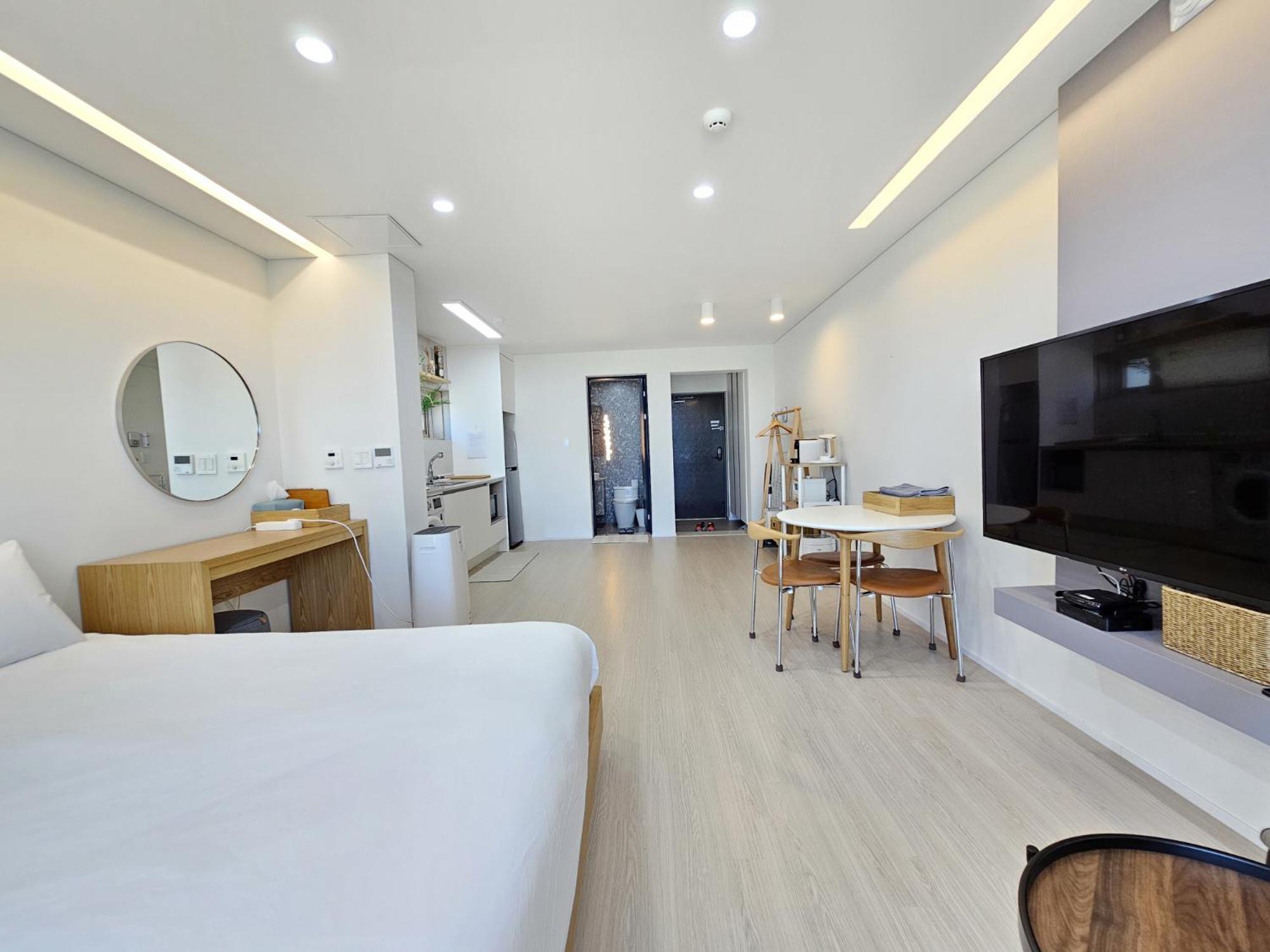 Jeju Badayeon Villa Согвипхо Экстерьер фото