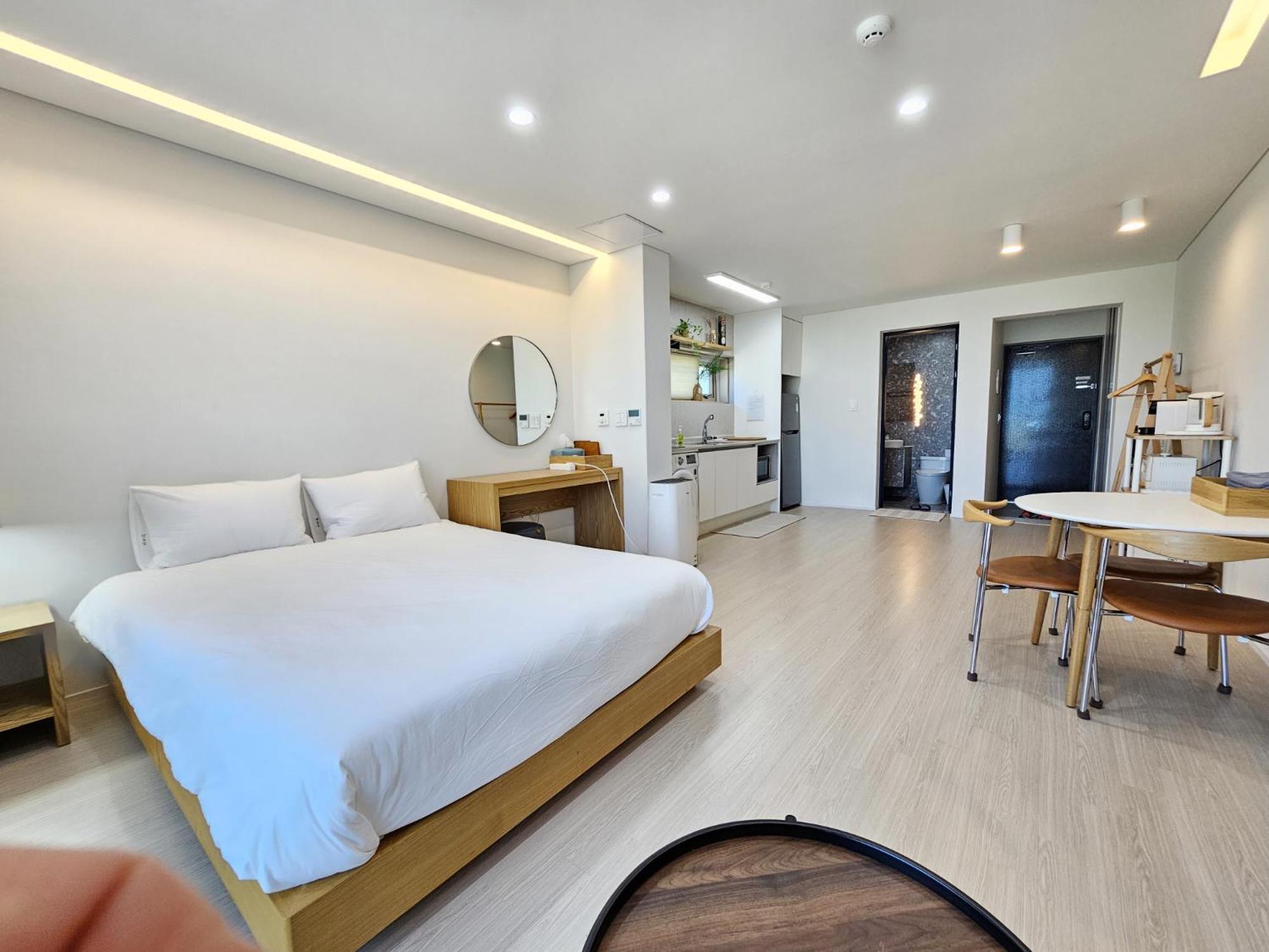 Jeju Badayeon Villa Согвипхо Экстерьер фото