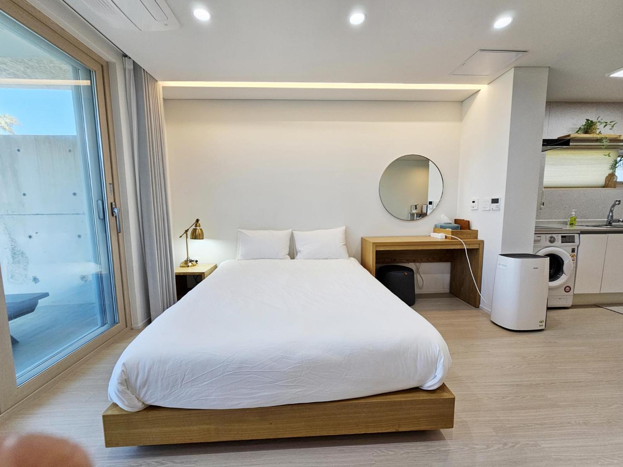 Jeju Badayeon Villa Согвипхо Экстерьер фото