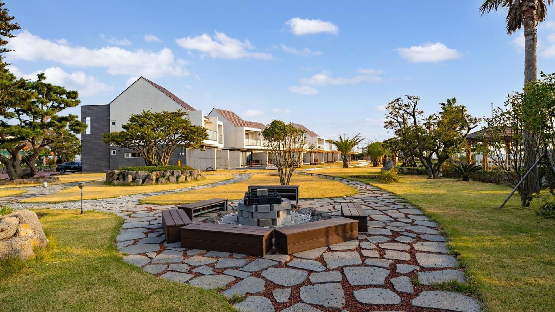 Jeju Badayeon Villa Согвипхо Экстерьер фото